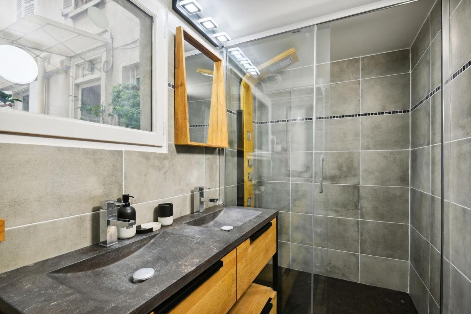 Appartement 257 Pouchet - Superbe A *